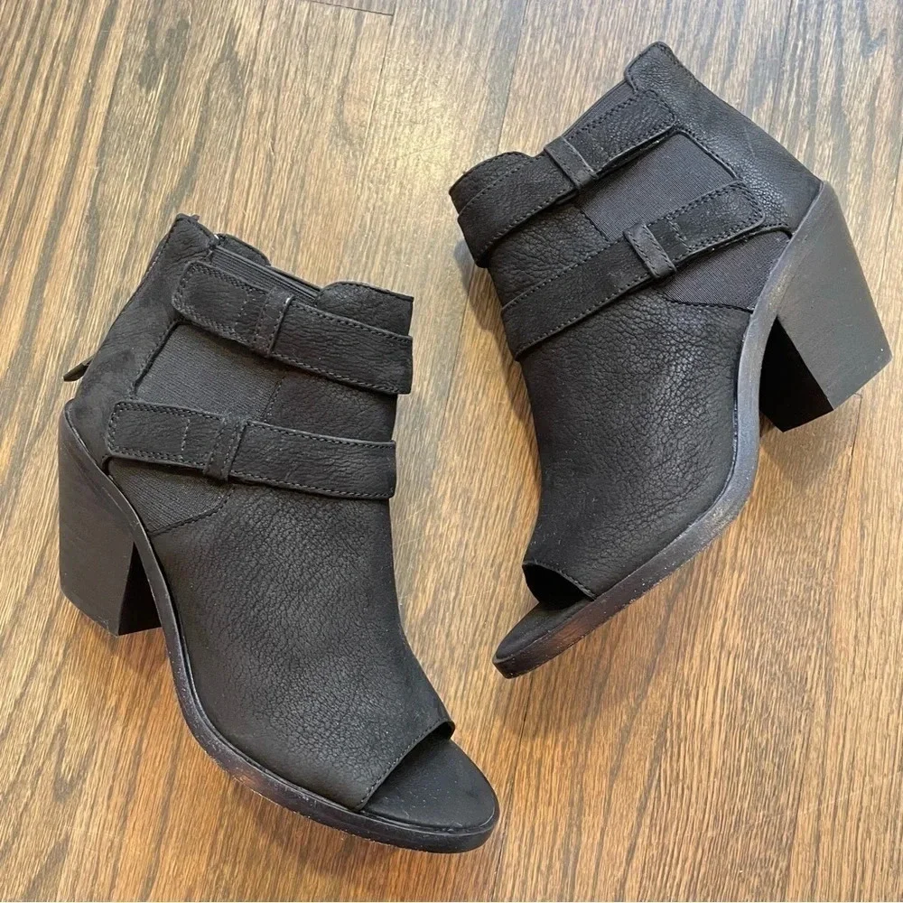 EILEEN FISHER List Nubuck Peep Toe Bootie Leather size 5